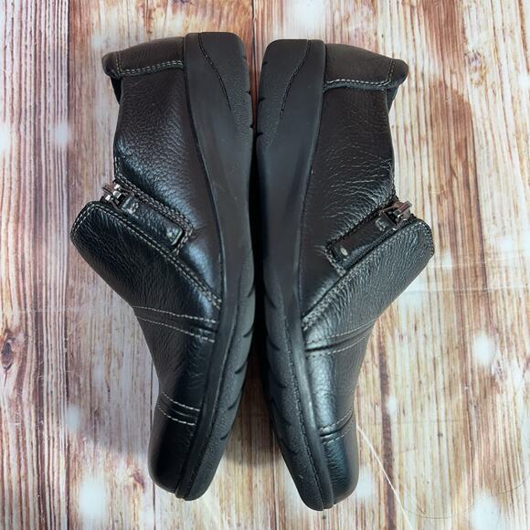 Clarks CHEYN CLAY Womens Size 6 Black Leather Zip Up Loafers Flats Shoes - Picture 7 of 10